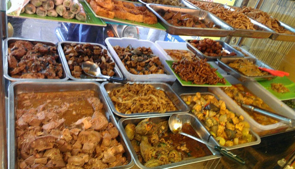 Cơm Bình Dân - 581 Nguyễn Xiển