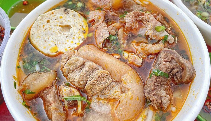 Ngọc Bích - Bún Bò & Bún Mọc - Lê Văn Sỹ