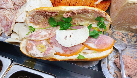 Bánh Mì Đông Hưng Thuận - Tô Ngọc Vân