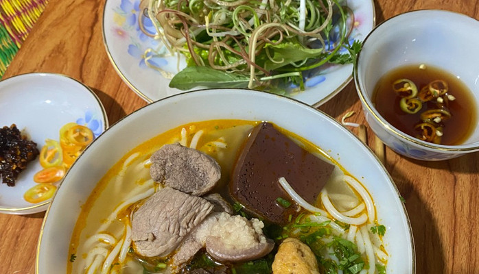 Nhàn Kate - Bún Bò Huế - Luỹ Bán Bích