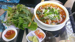 Buối sáng có bún bò, bò kho khá ngon