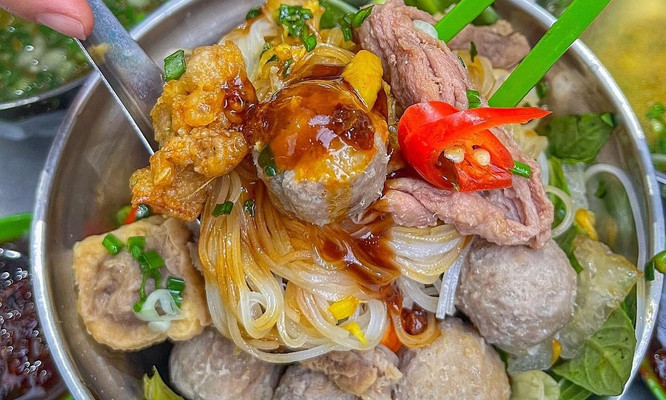 HẢI KÝ - Bò Kho, Hủ Tiếu Bò Viên & Trà Trái Cây