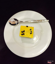 Buồn buồn đi ăn một mình :( Trúng ngay bữa được chủ quán khuyến mãi bánh ngọt chanh dây 😍 Quán thân thiện quá👌🏼