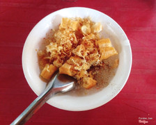 Bát cháo 10k gồm thịt, ruốc, quẩy và cháo. Nc là vs giá ntn thì là ko chê j nữa rồi ❤️