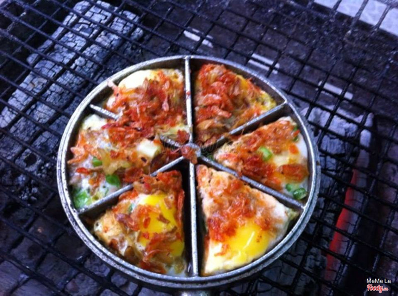 pizza trứng cút