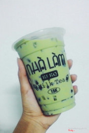 Trà sữa trà xanh...15k...ngta cho quá trời thạch..đủ loại thạch luôn nha..tự làm nên ngon quá trời