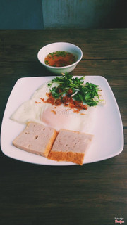 Bánh cuốn trứng ốp
