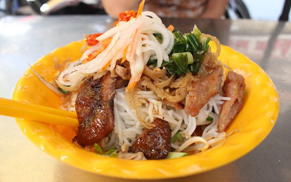 Bún Bì Thịt Xào