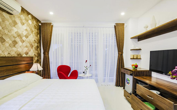 Poonsa Serviced Apartment