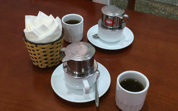 Xuân Cafe - Hoàng Đạo Thành