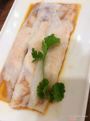 Bánh ướt cuộn tôm thịt