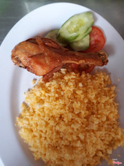 Cơm chiên đùi gà