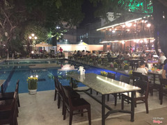 Pool buffet o yasaka ne,ve 290k/ng ma giam 10% con 261k.Gia cung dc ma co dieu dc them nuoc uong,cocktail va beer free nua cho