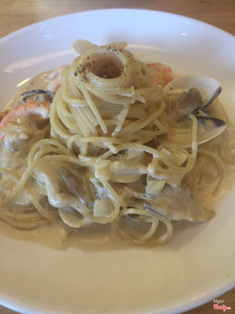Mì hải sản sốt kem