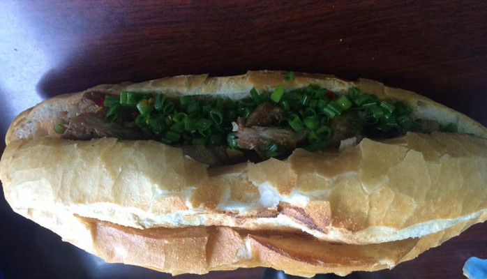 Bánh Mì Bé Tư - Quang Trung