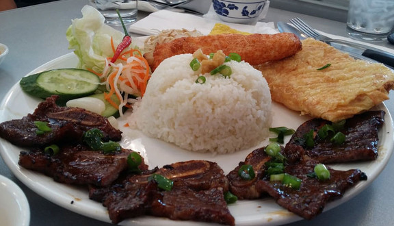 Hồng Vân - Cơm Bình Dân