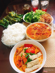 Canh bún cua chả ngon