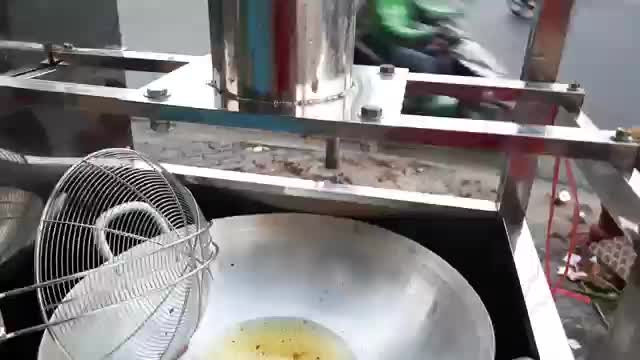 Bé An - Bánh Mì Chả Cá