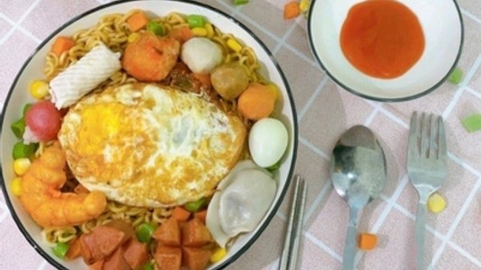 Hoài Anh - Kim Bắp, Mỳ Indomi & Đồ Ăn Hàn Quốc