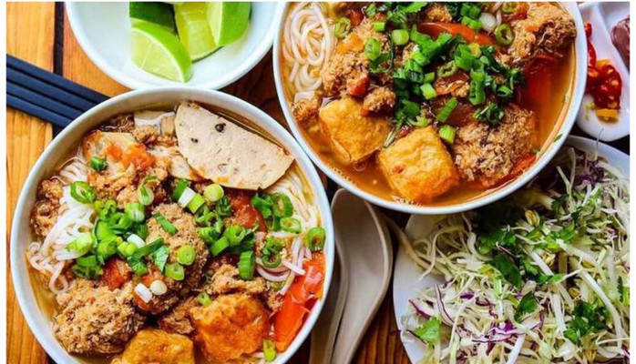 Quang Bún Riêu Ngon & Phở Bò - 13 Ngõ 15 Duy Tân 