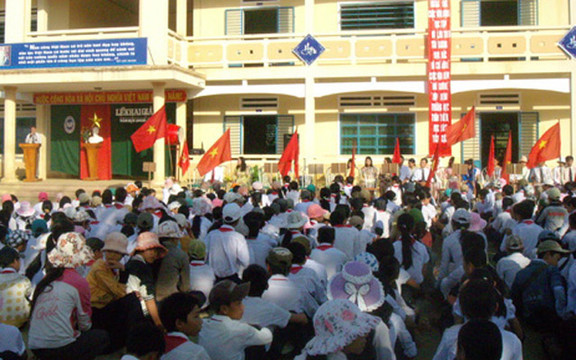 Trung học cơ sở Lê Thị Hồng Gấm - Trần Cao Vân