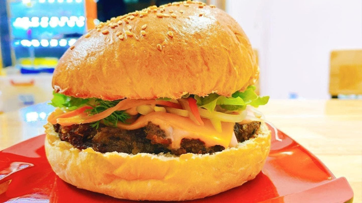 Bamisteakk - Bánh Mì Sườn Bò - Tràng Thi