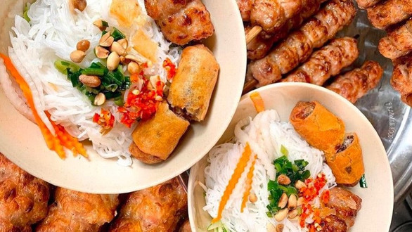 Bún Nem Nướng Chả Giò Hoàng Tử Chuối