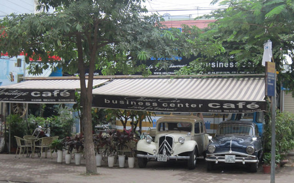 Heritage Classic Car Cafe