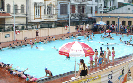 Bể Bơi - Mai Phúc