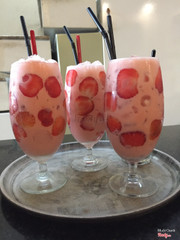 TRÀ SỮA DÂU 🍓 
Vừa Ngon Vừa đẹp 😍 
Mọi người tranh thủ gé Relax nha. 
Không gian thoải mái, thoáng mát, nhân viên vui vẻ lắm ạ ❤️