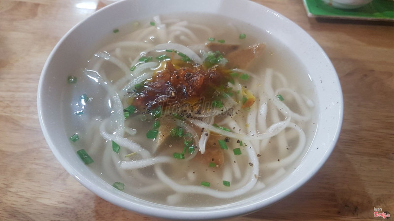 Bánh canh bột gạo xắt chả cá 