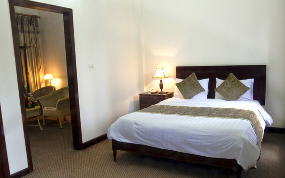 Nhà Nghỉ Tín Thịnh - Triệu Quốc Đạt