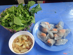 Bánh bột lọc khá ổn, ko bị tanh, nước chấm đạm đà