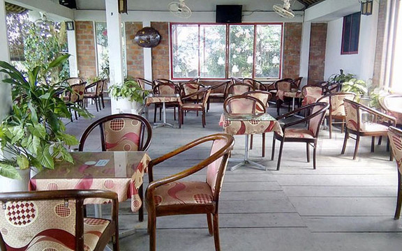 Sông Trăng Cafe