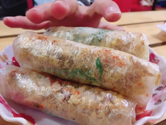 Bánh tráng cuộn sốt me, ngon mê ly, mỗi cuối tuần về quê là phải ghé ngang gọi tận 2 phần ăn mới đã! 