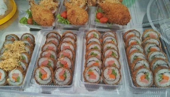 Thủy Nguyễn - Sushi Cái Răng