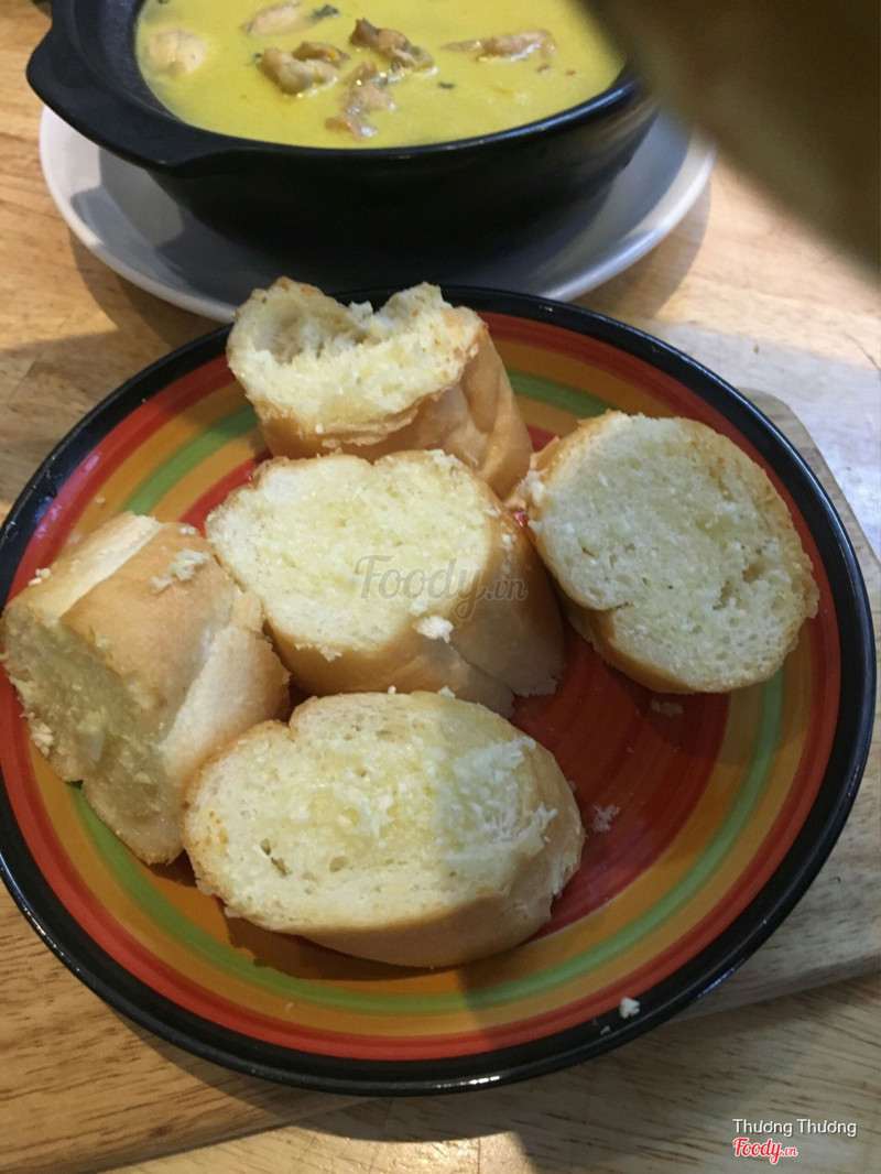 Bánh nỳ bơ tỏi 20k