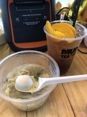 Hôm nay quán có món mới nhé, súp nấm gà xé trứng cút hấp dẫn và ngon lắm