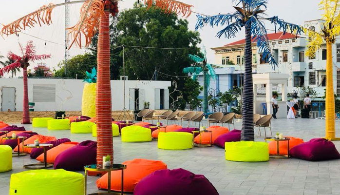 Cocoon Beach Lounge