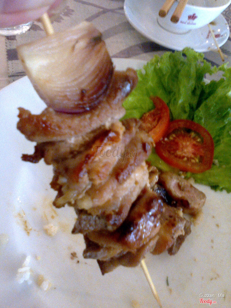 xiên thịt nướng.