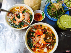 Bún thái + rau má + nước dừa tươi 85k thiệt hại