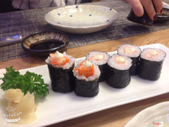 Sushi ngon, phục vụ rất dễ thương, đầu bếp là ng Nhật cực thân thiện luôn. Giá cũng ok nữa. Quán cực sang chảnh :* có dịp sẽ ghé lại 