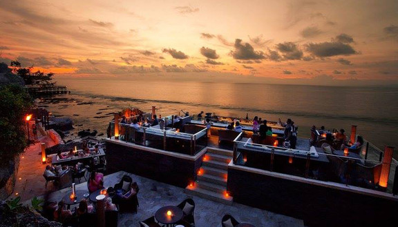 Cat Ba Sky Bar - Sea Pearl Catba Hotel