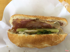 Bánh mì 25k