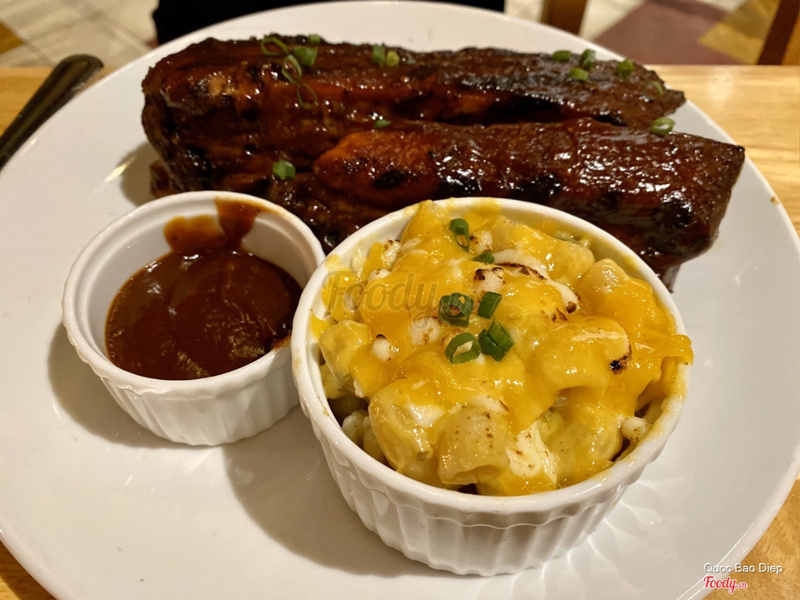 Beef ribs w/ mac n cheese