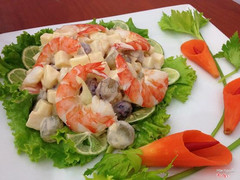 Salad tôm hoa quả