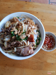 Bún xào nem , bì , chả giò , thịt bò