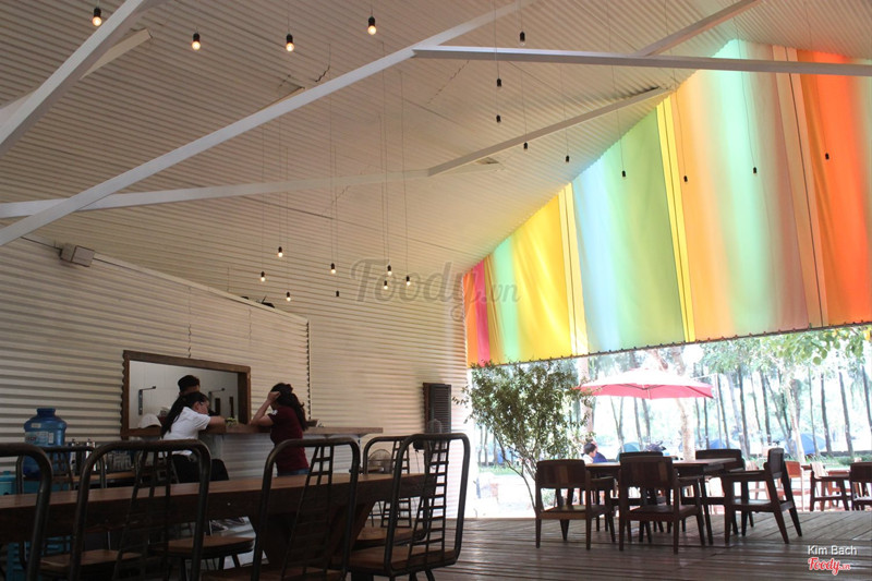 không gian này nghe nói là đoạt giải kiến trúc bên Singapore nên cũng ráng tới coi 
