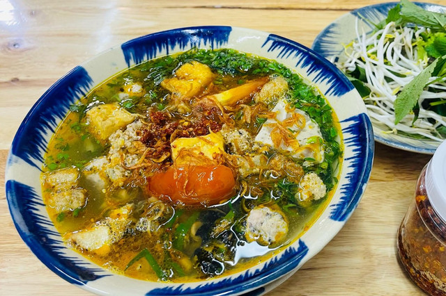 Bún Riêu Phố Cổ - Trưng Trắc