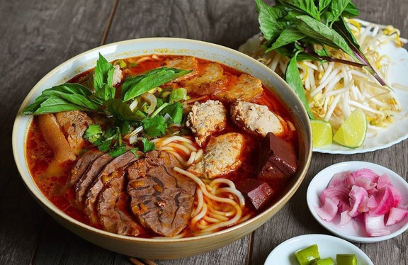 Phương Oanh - Bún Bò Huế & Bún Hải Sản - 31 Hoàng Hoa Thám